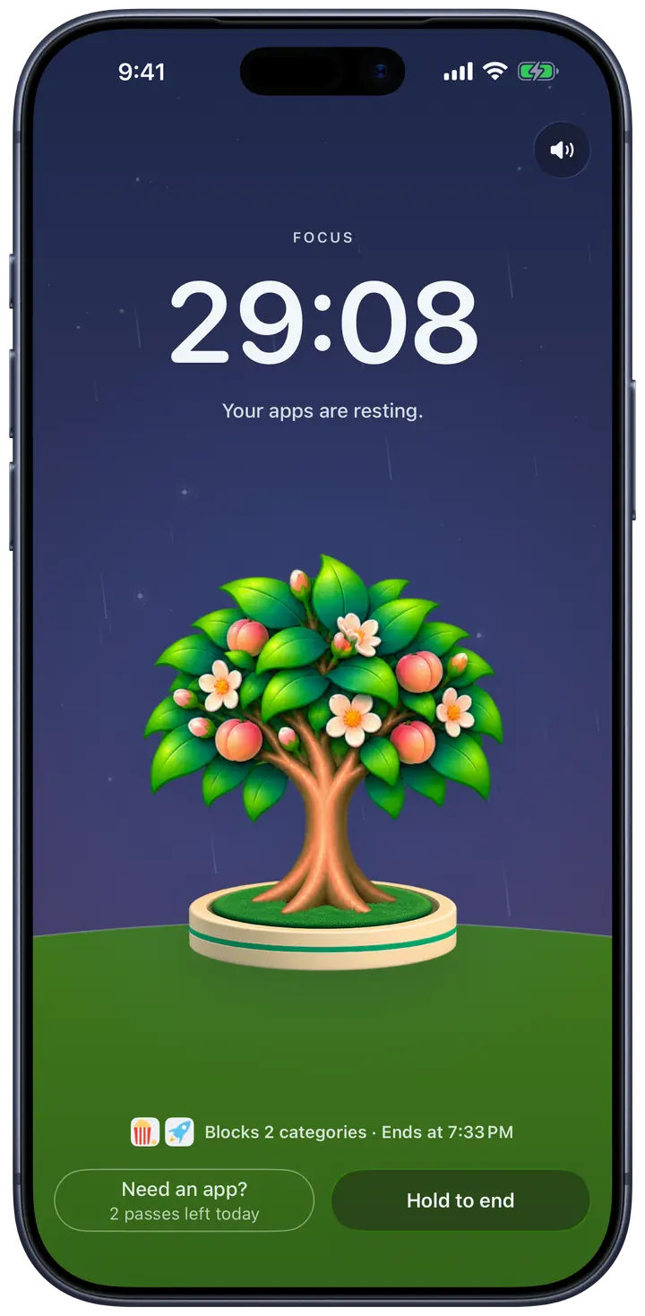 A Focus round running in Champ on an iPhone: 29 minutes left, “Your apps are resting.”, and the tree under the sky.